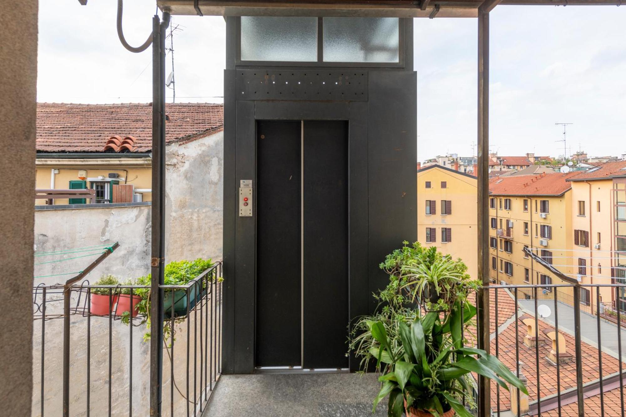 Bnbutler - Buenos Aires 49 - Lungo La Via Dello Shopping Milan Exterior photo